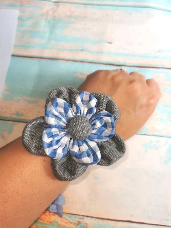 Gumka do włosów duży szaro niebieski kwiat handmade