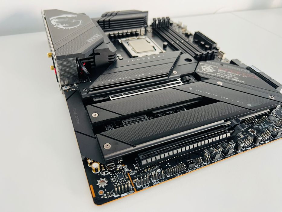 Bundle Intel Core i7-14700KF + MSI MPG Z790 Carbon Wi-Fi