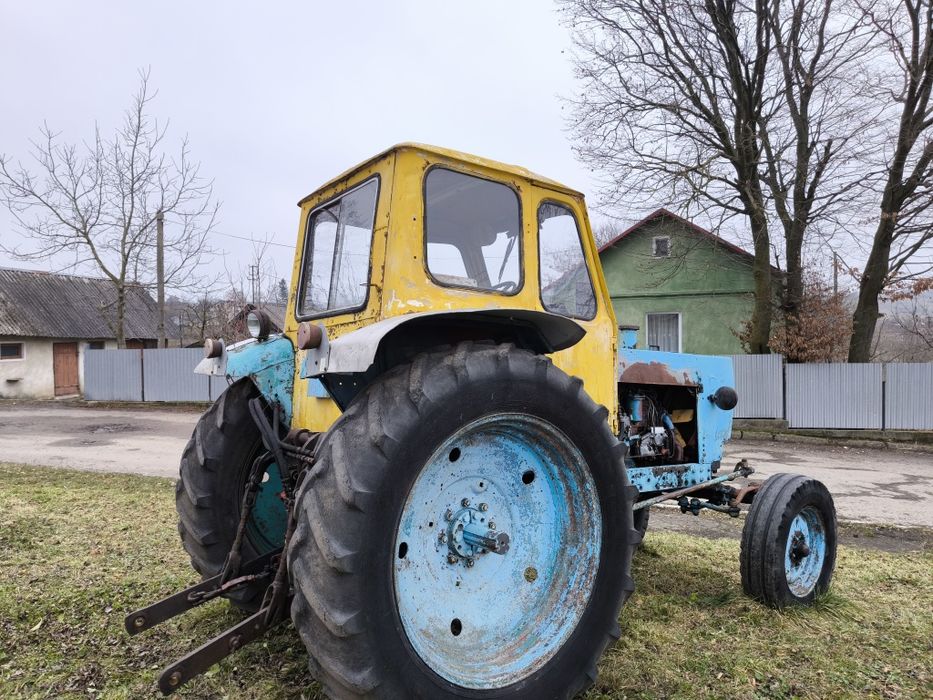Трактор ЮМЗ-6 1981 року, з документами, справний.