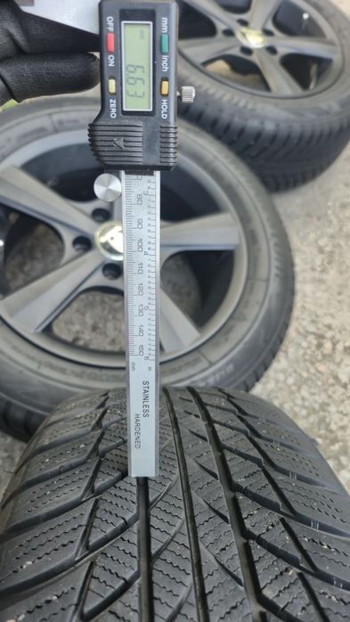 Продам зимову гуму 205/55/16