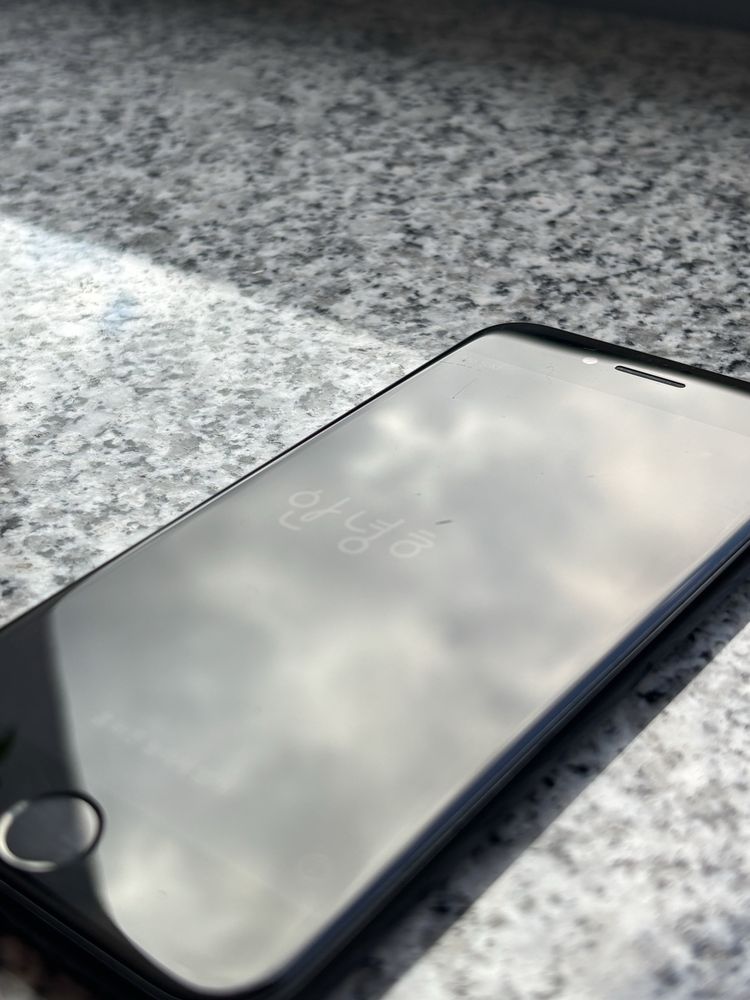 iPhone SE 2022 - 128 GB - stan bardzo dobry