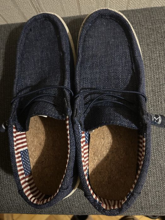 Чоловічи мокасини темно синього кольору дуже легкі і комфортні 42,5