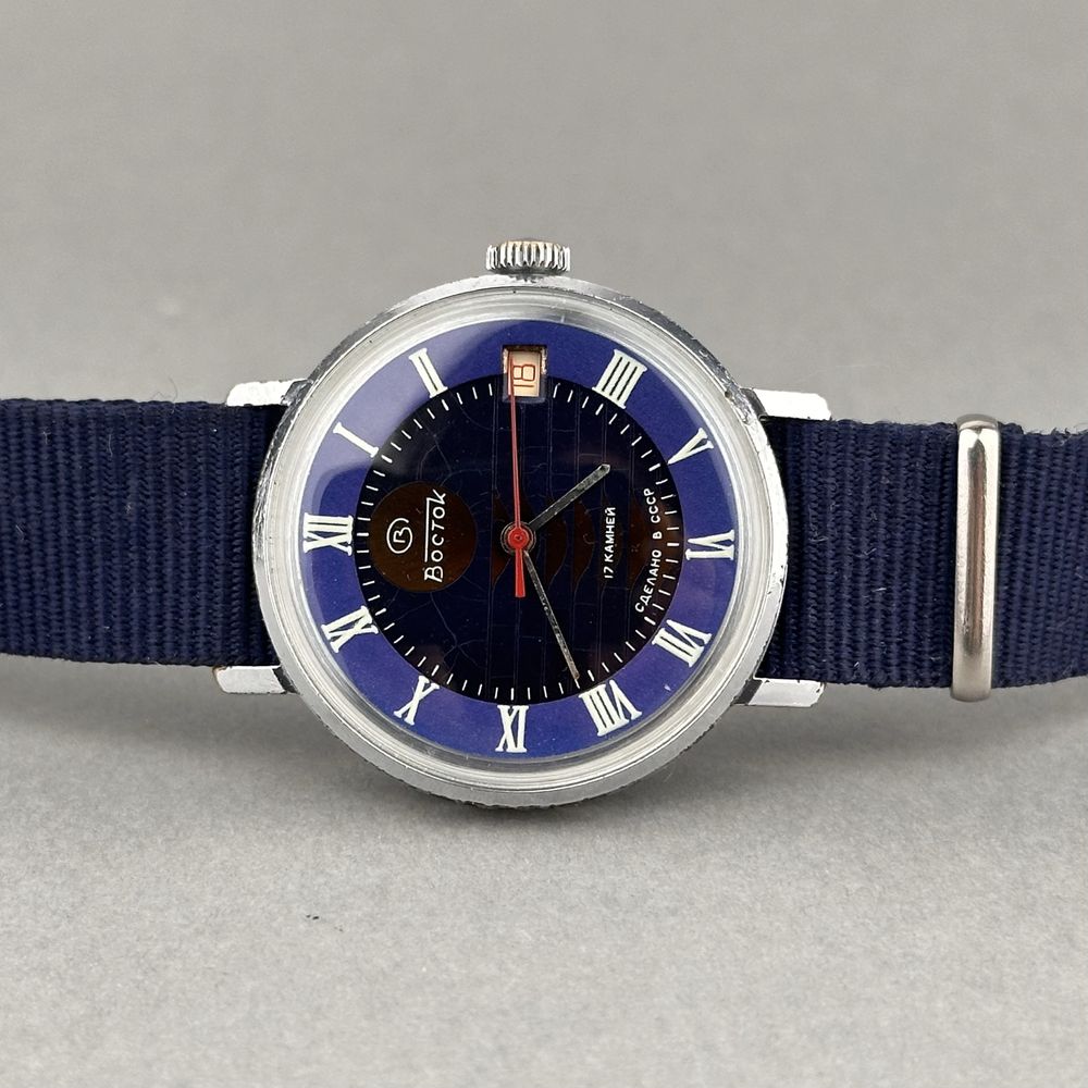 Zegarek vintage Wostok – Design CCCP | rzymskie indeksy | niebieska