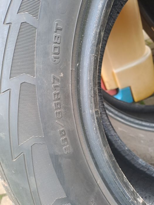 Opony zimowe 235/65/17