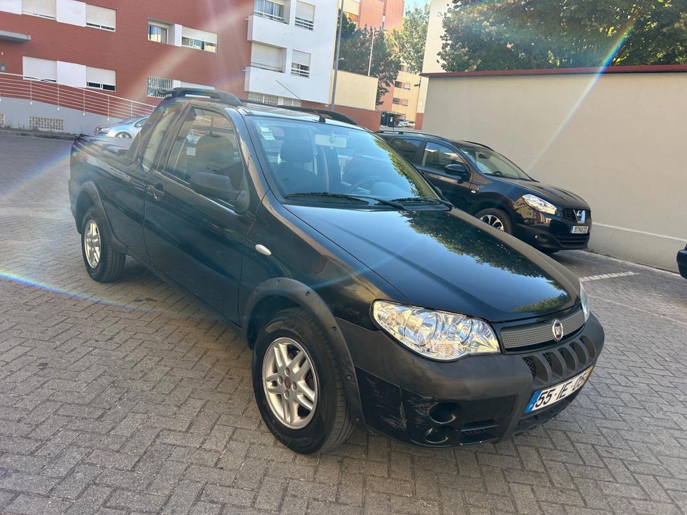 Vendo Fiat Strada como nova de garagem