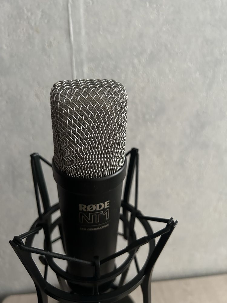 RODE NT1 5th generation + DS1 desk stand (gwarancja)