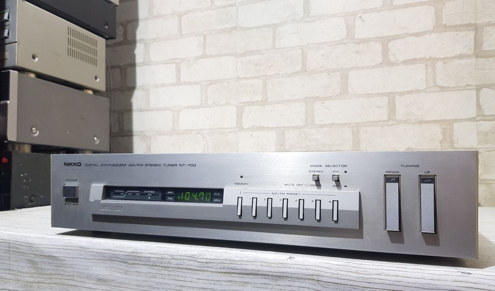 FM/AM Стерео тюнер  Nikko NT-700 б/у з  Німеччини