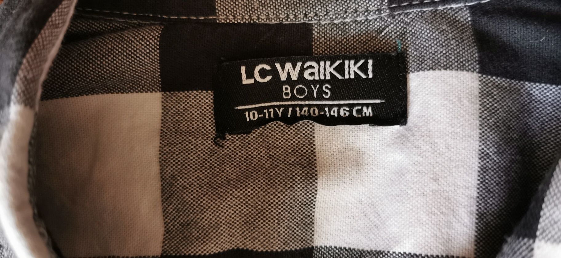 Koszula chłopięca w kratę firmy LCWAIKIKI
