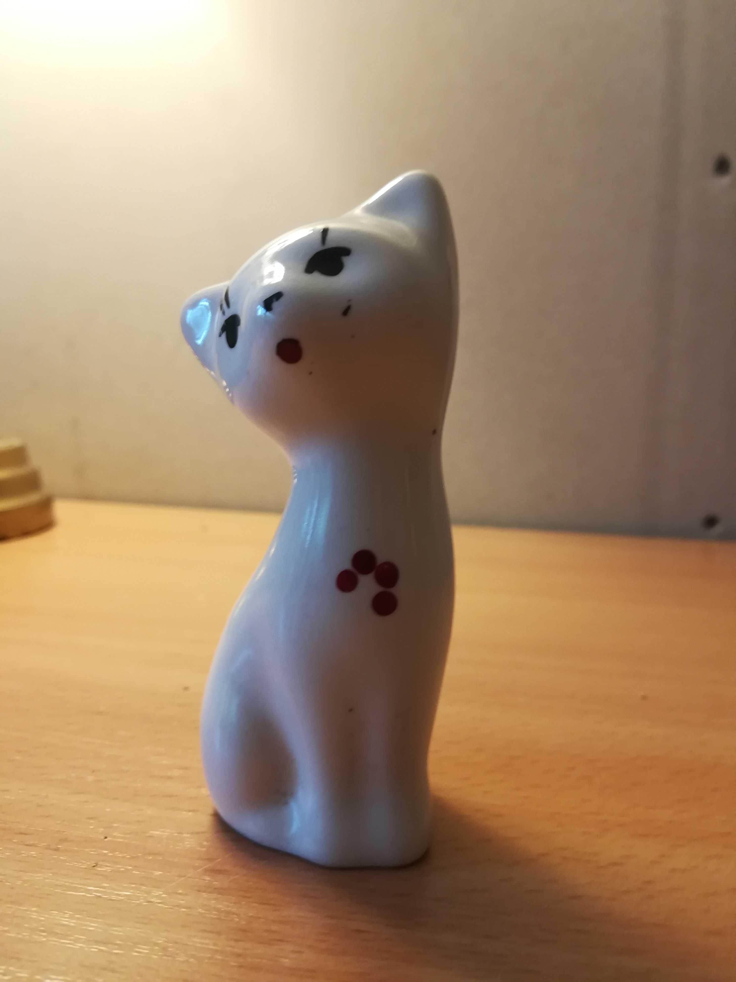 Porcelanowa figurka kot PRL