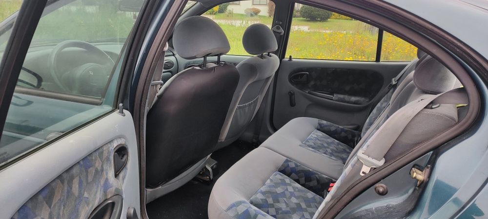 Vende esse Megane doc tudo ok inspeção até 2026