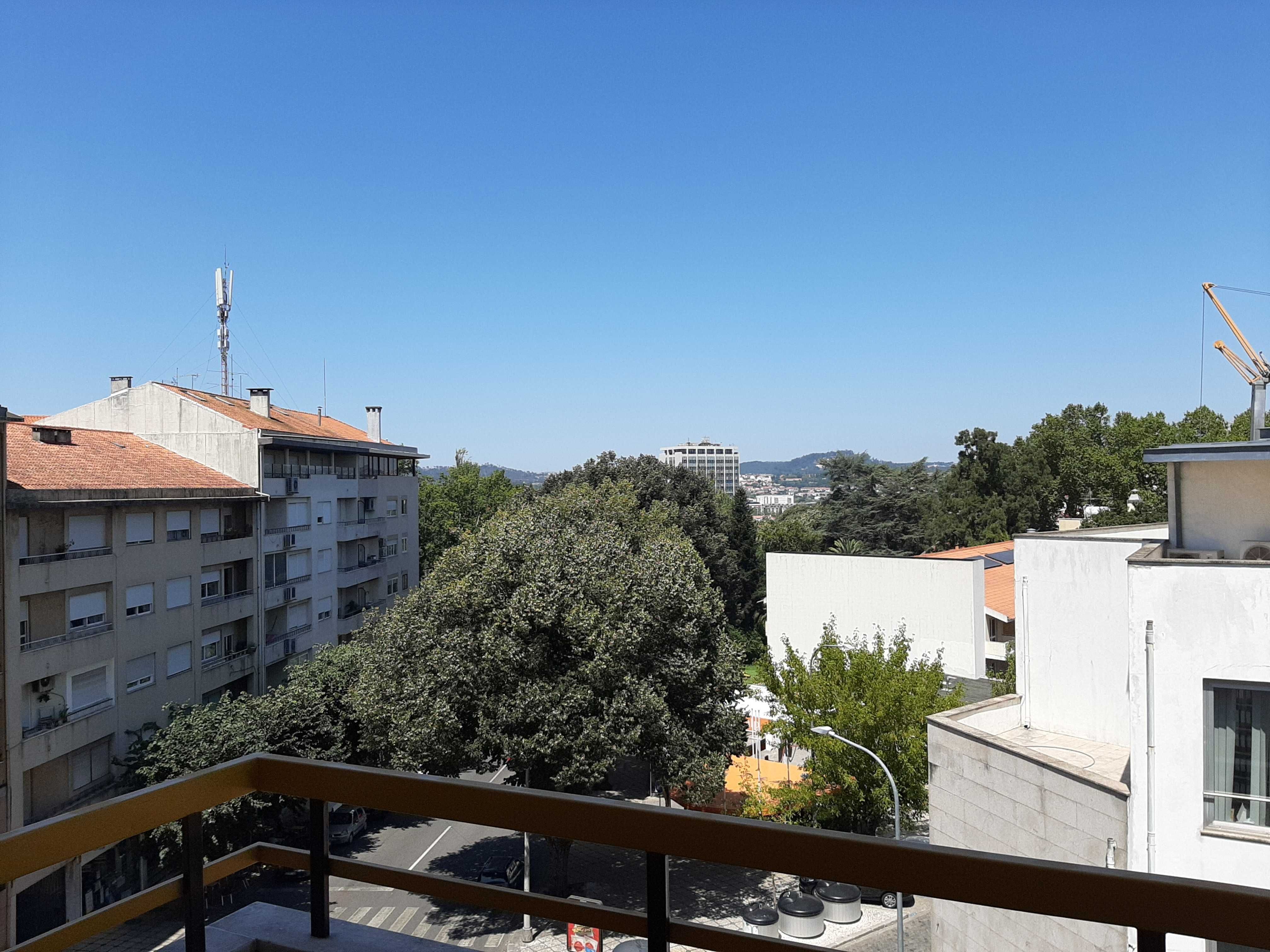 Arrendamento de apartamento t2 na rua Alexandre Herculano, Viseu
