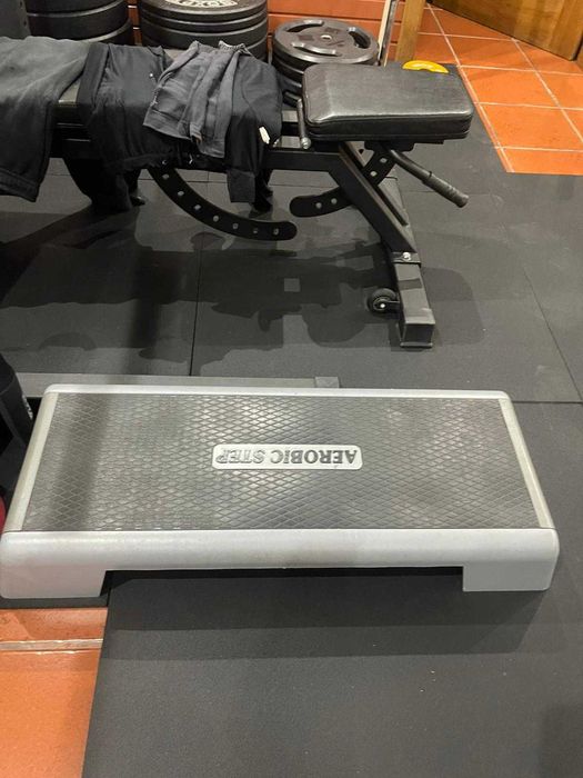 Ginásio Completo - Máquinas/Polia/Halteres e Mais