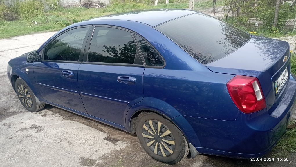 Продам chevrolet lacetti/1.6/газ-бензин)