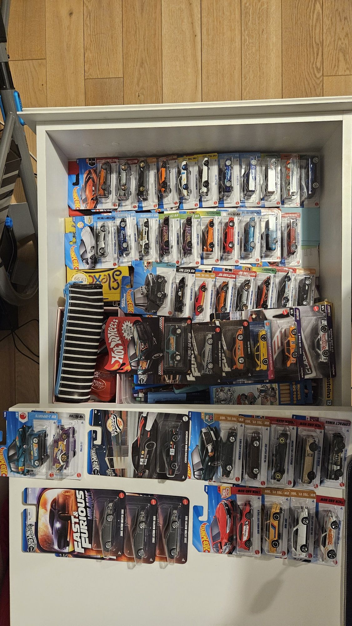 kolekcja hotwheels można oddzielnie