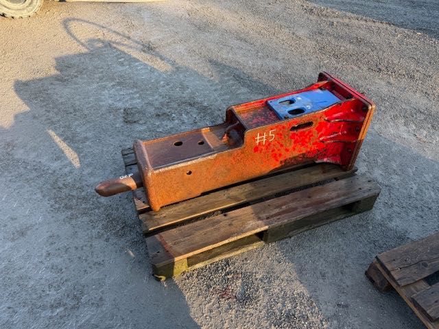 MŁOT hydrauliczny do koparko ładowarki używany