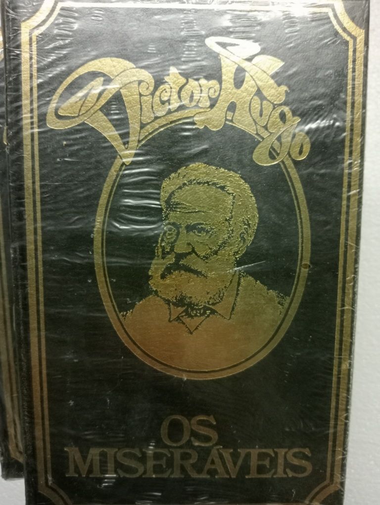 Os Miseráveis de Victor Hugo- 5 Volumes Selados