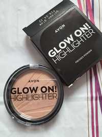 Puder rozświetlający Avon Golden Glow