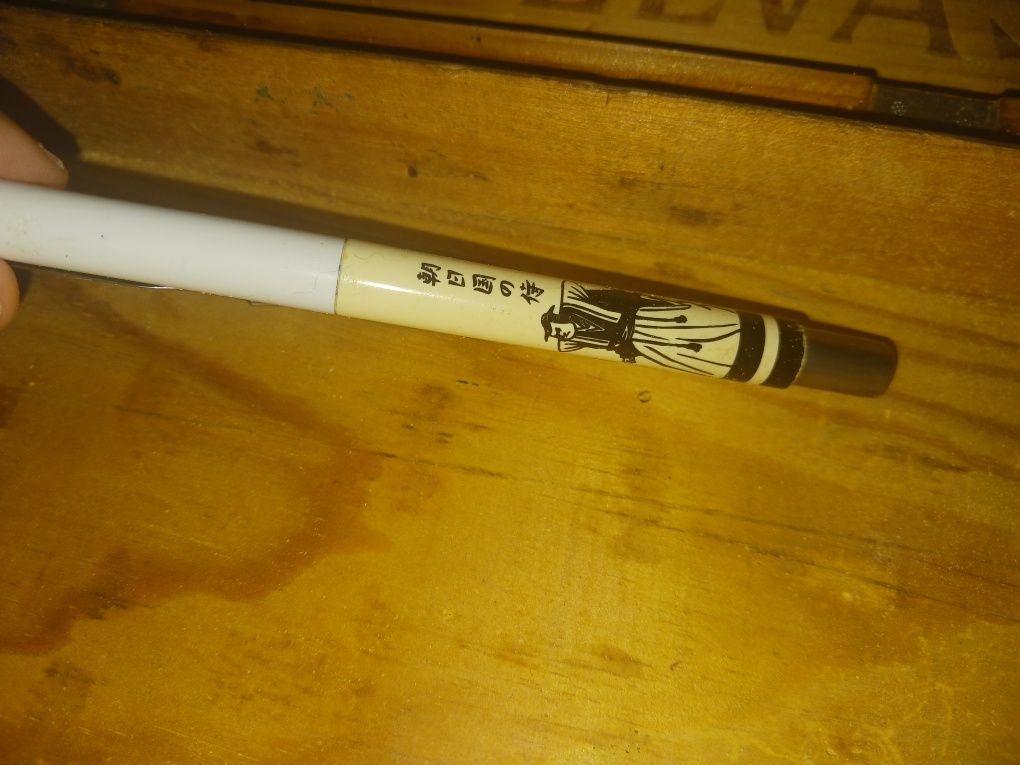 Caneta Parker ela escreve