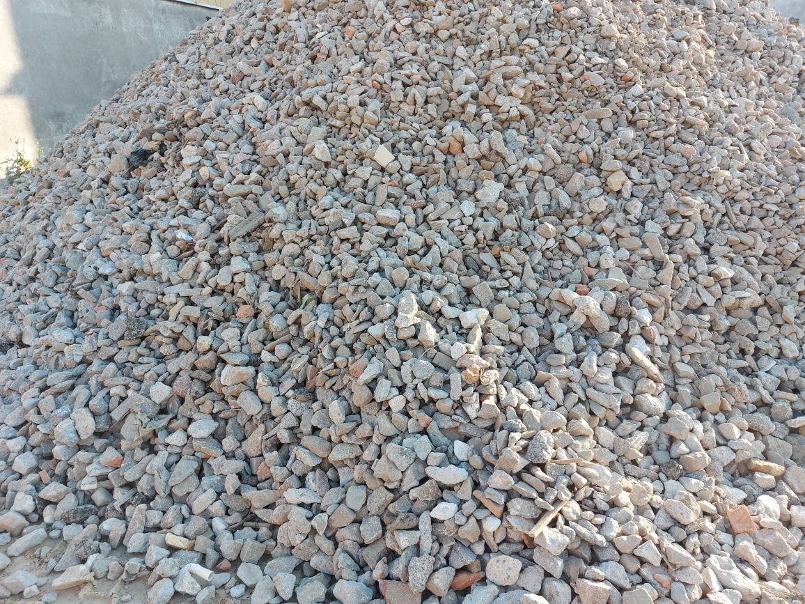 Kruszywo betonowe Legionowo 32-62,5mm gruz betonowy gruz kruszony
