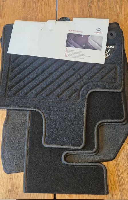 Komplet dywanikow welurowych berlingo III
