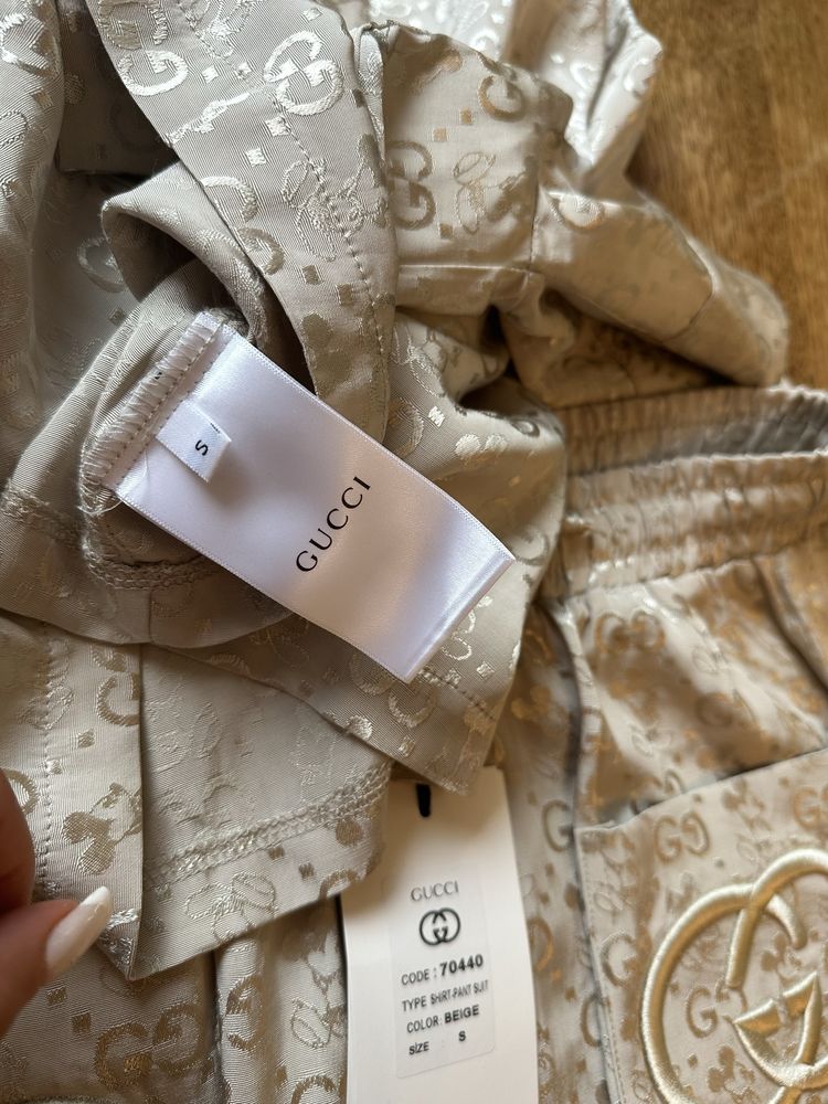 Komplet elegancki beżowy Gucci