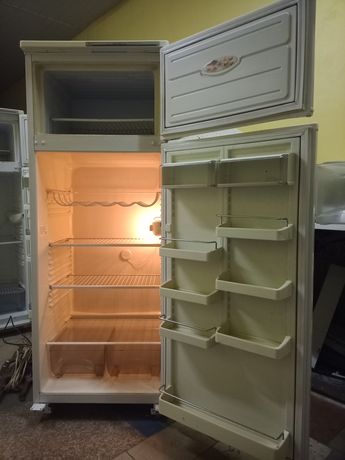 Двухкамерний холодильник+ доставка