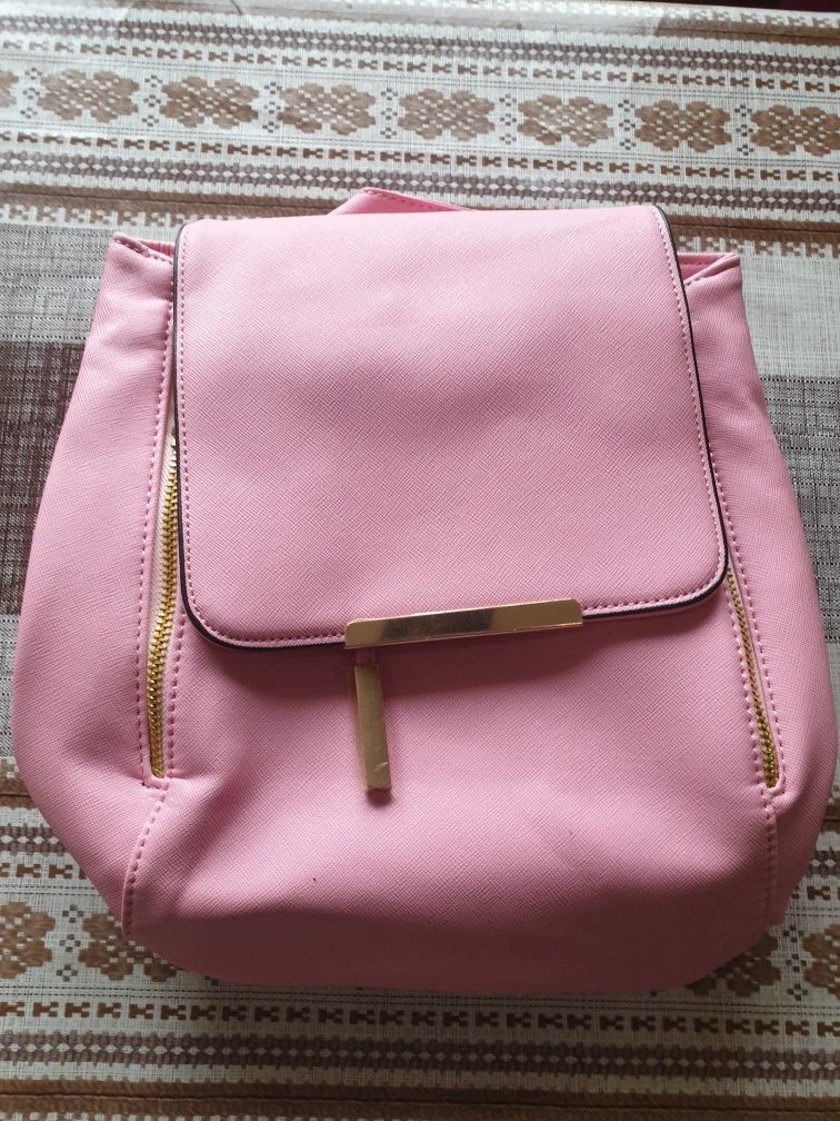 Рюкзак жіночий розовий