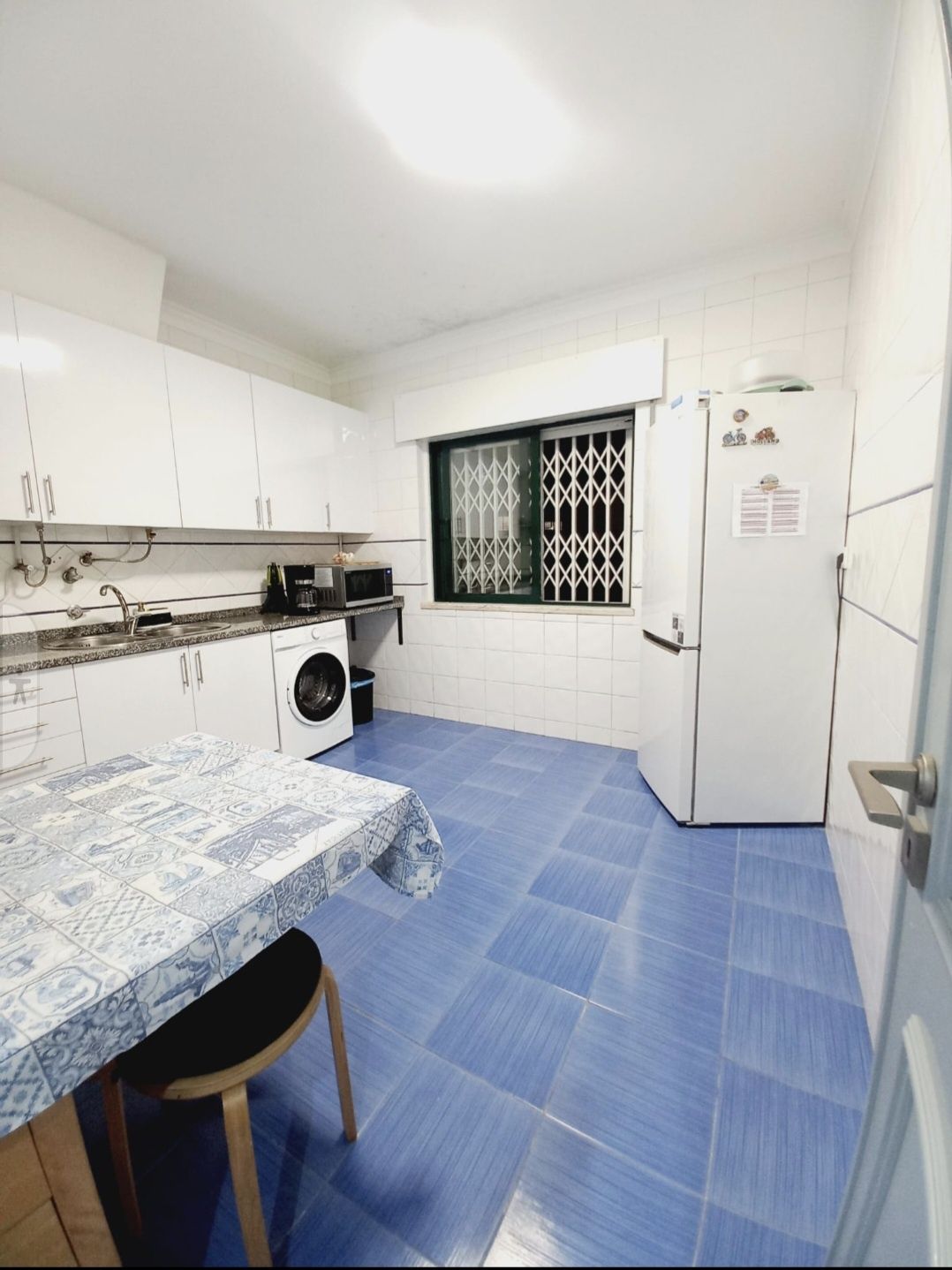 Quarto aluguel  em apartamento partilhado