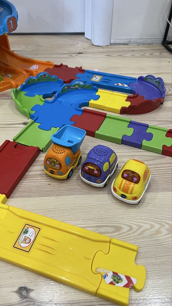 Tot tut autka Vtech zestaw zjezdzalnia, tor, 3 autka