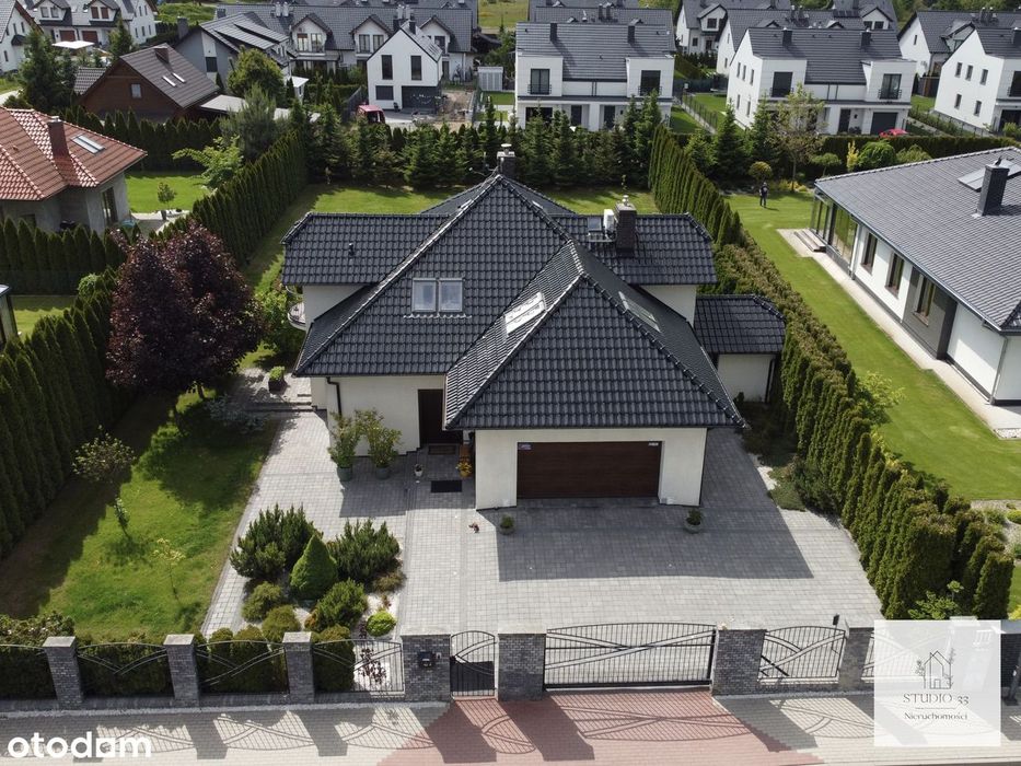 Przestronny Dom W Polkowicach Dolnych - Ul. Rumiankowa