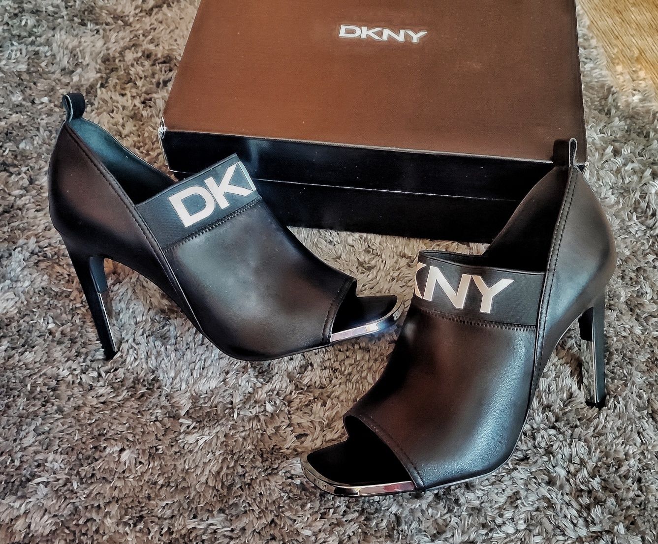 DKNY donna Karan botki skóra naturalna licowa szpilki skórzane 41