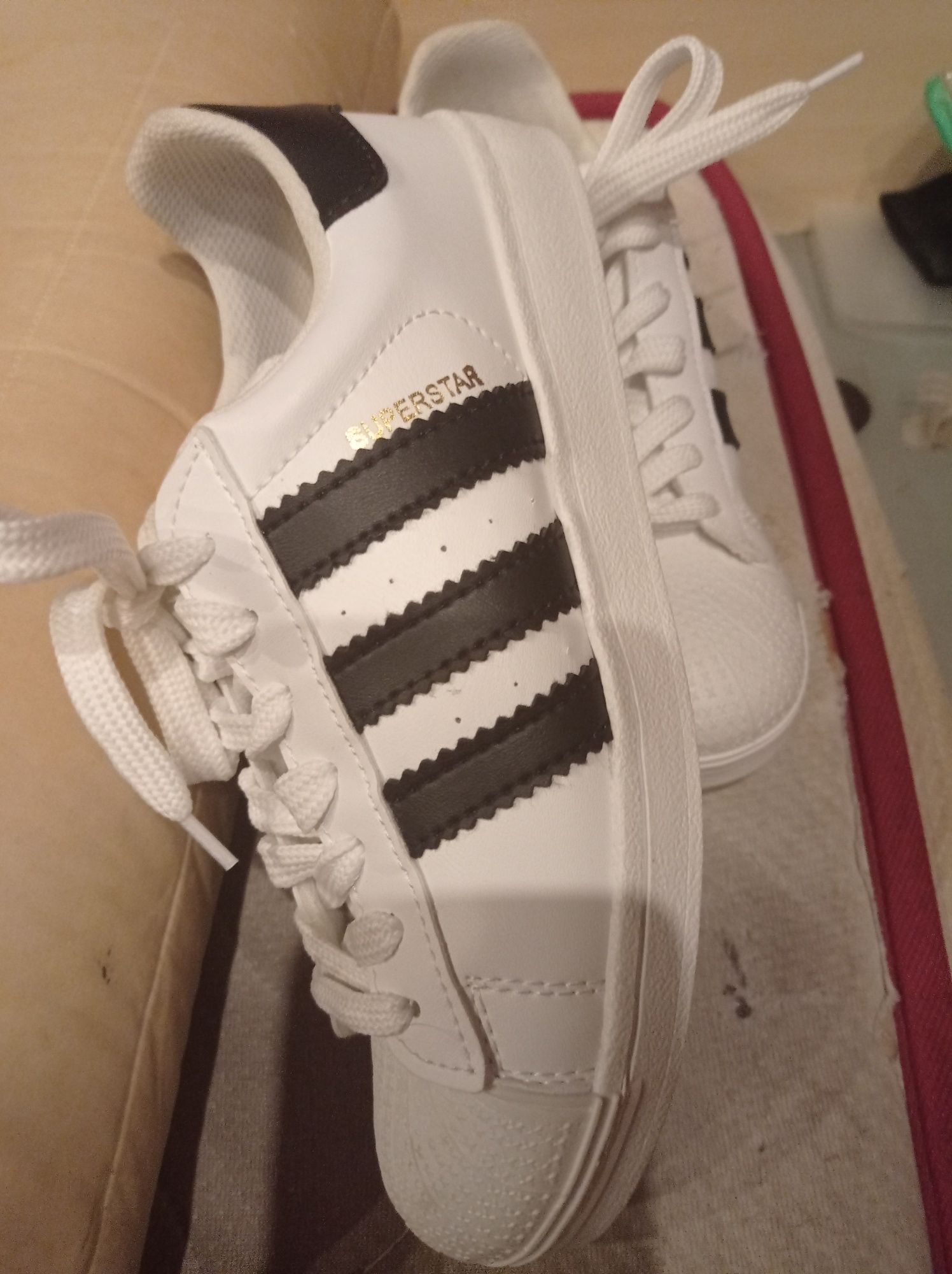 Tênis Adidas Novas a bom preço