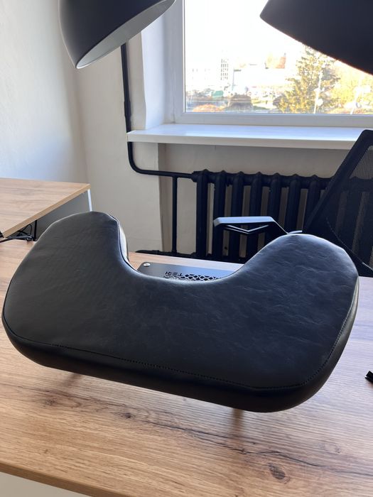 Підставка для манікюру рук підлокітник манікюрна