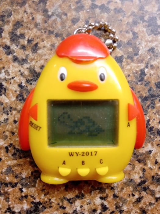 Тамагочи із 90-их ципленок