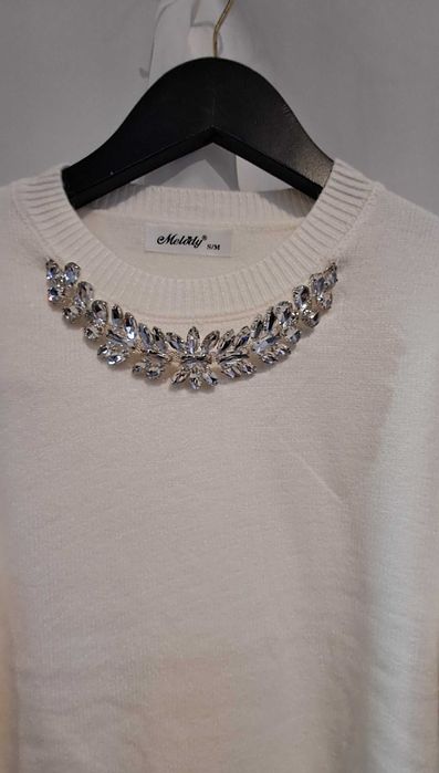 Piękny Biały Sweter Viskoza Biały Ozdobny Naszyjnik Kryształki r.S/M