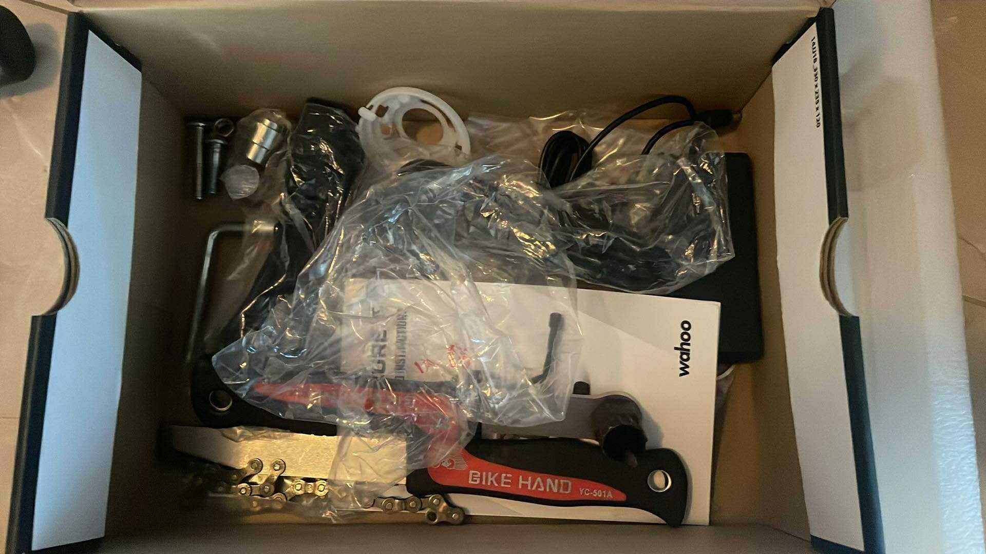 Trenażer Wahoo Kickr Core Smart + kaseta Shimano + mata TACX WAHOO