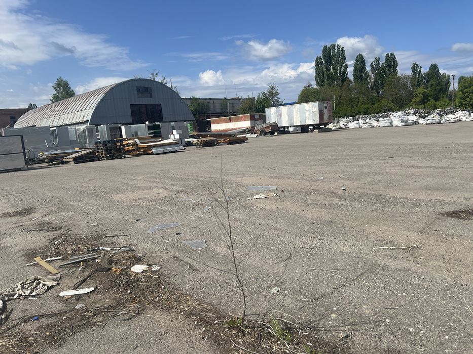 Продам комерційні приміщення з ділянкою 4 Га, без комісї