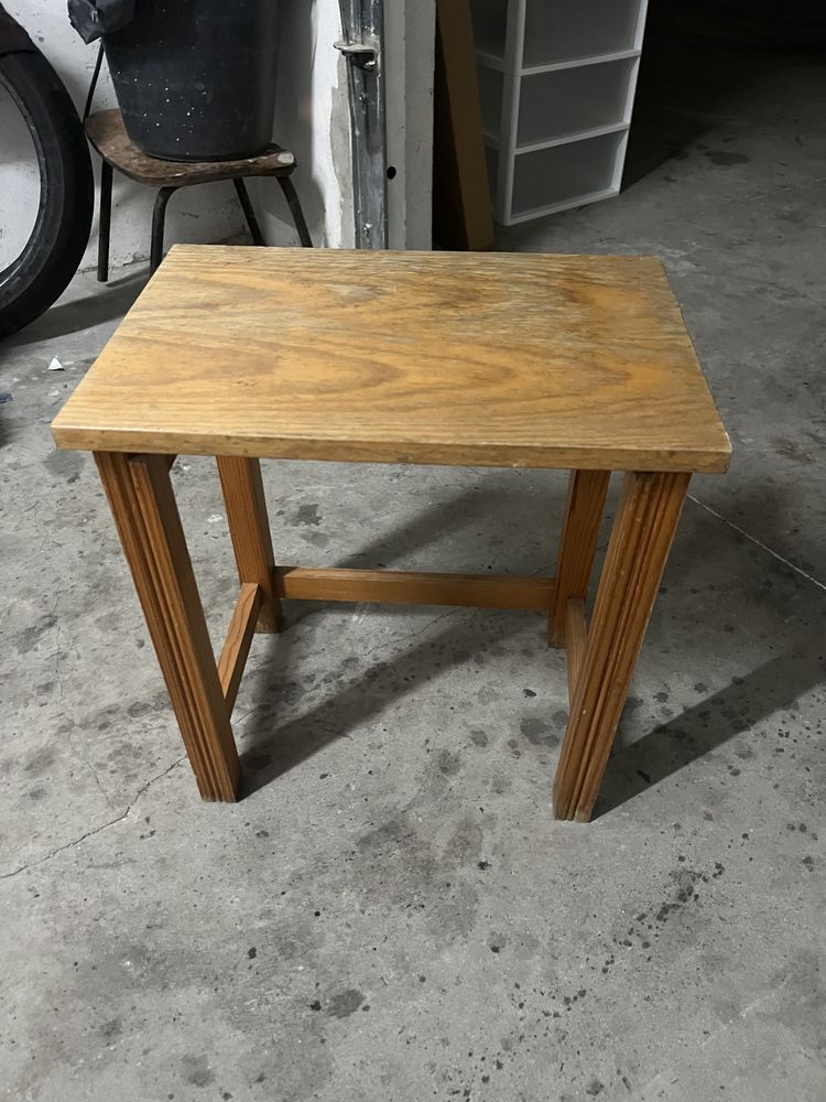 Mesa de apoio em Faia