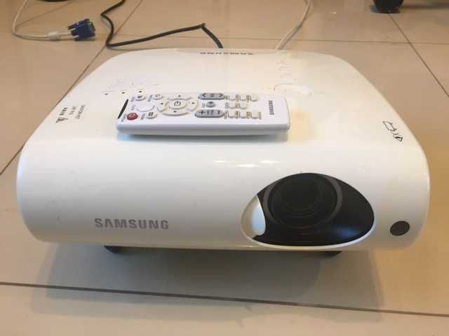 Projektor Samsung SP-L251