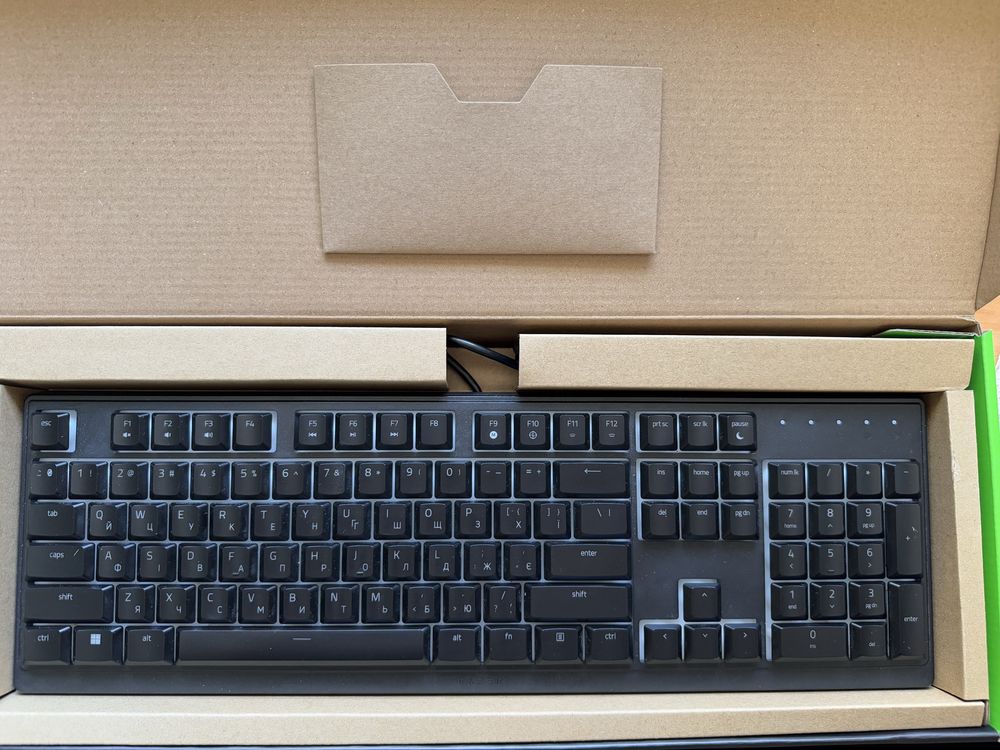 Клавіатура Razer Ornata v3 X в ідеальному стані