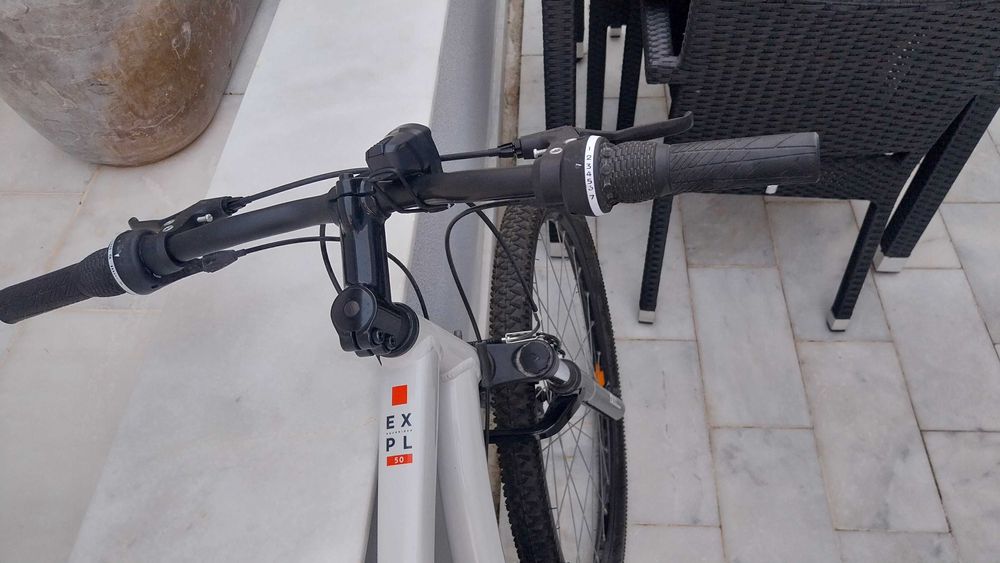 Bicicleta nova, com dias de uso  170,00
