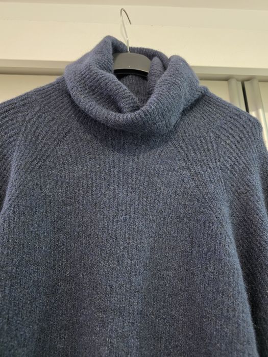 Granatowy luźny sweterek nowy golf L