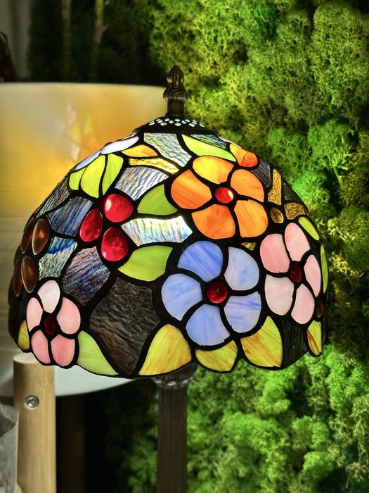 Lampa witrażowa w stylu Tiffany