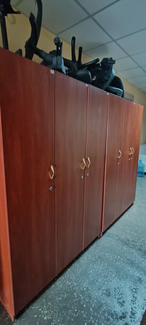 Офісні, складські  меблі розпродаж терміново