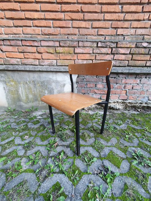 Krzesła szkolne 62 szt - cena za 1szt