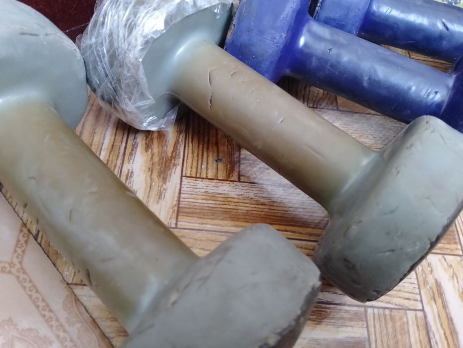 Гантели на 10, 6,5,3,4,2кг