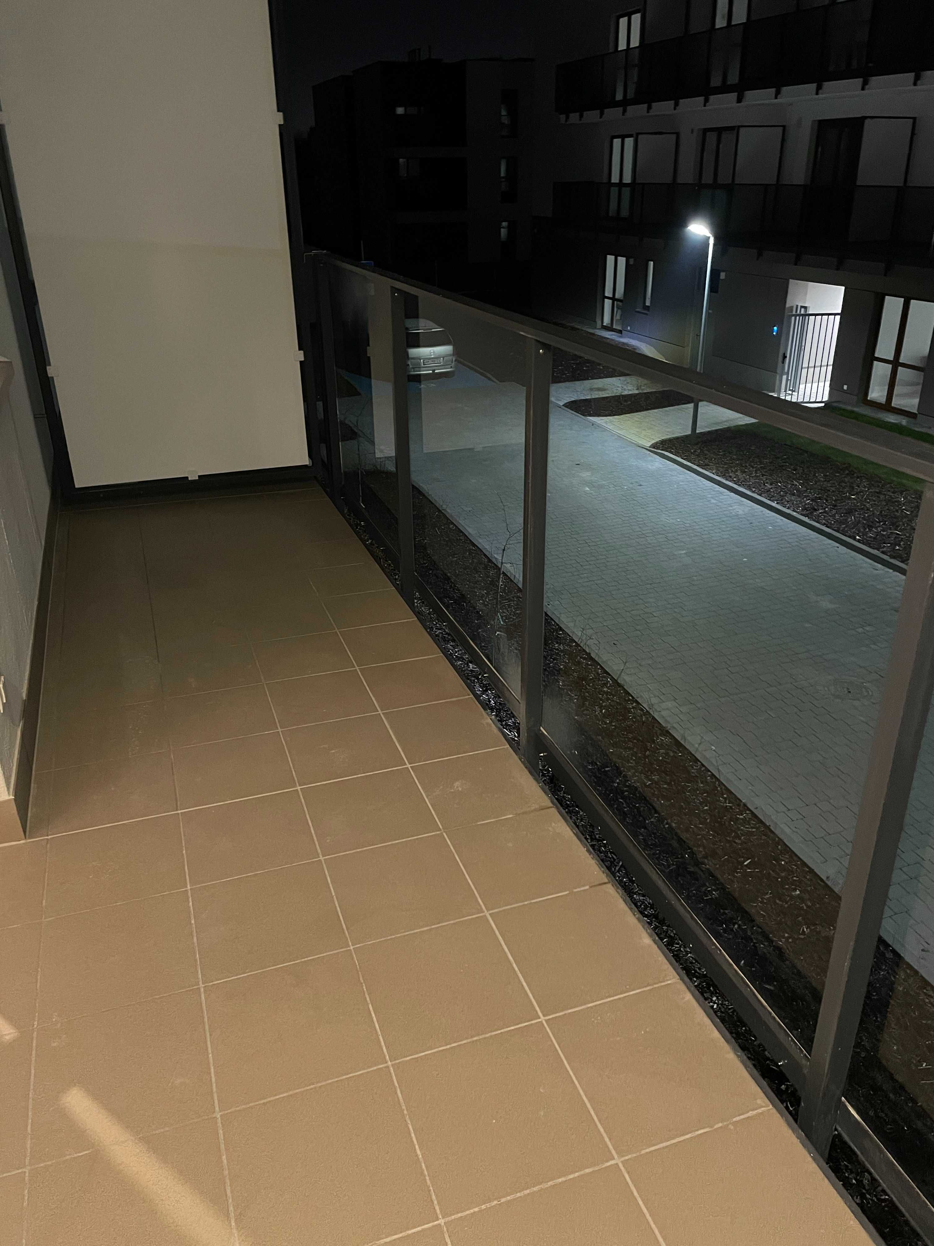 Wynajmę kawalerkę umeblowaną z balkonem na cichym strzeżonym osiedlu.