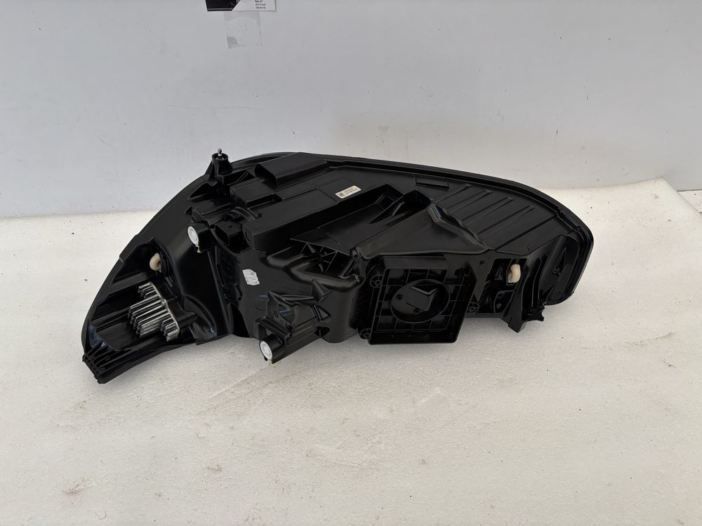 Ford Focus MK4 IV 4 lift lampa prawy przód prawa przednia Full Led