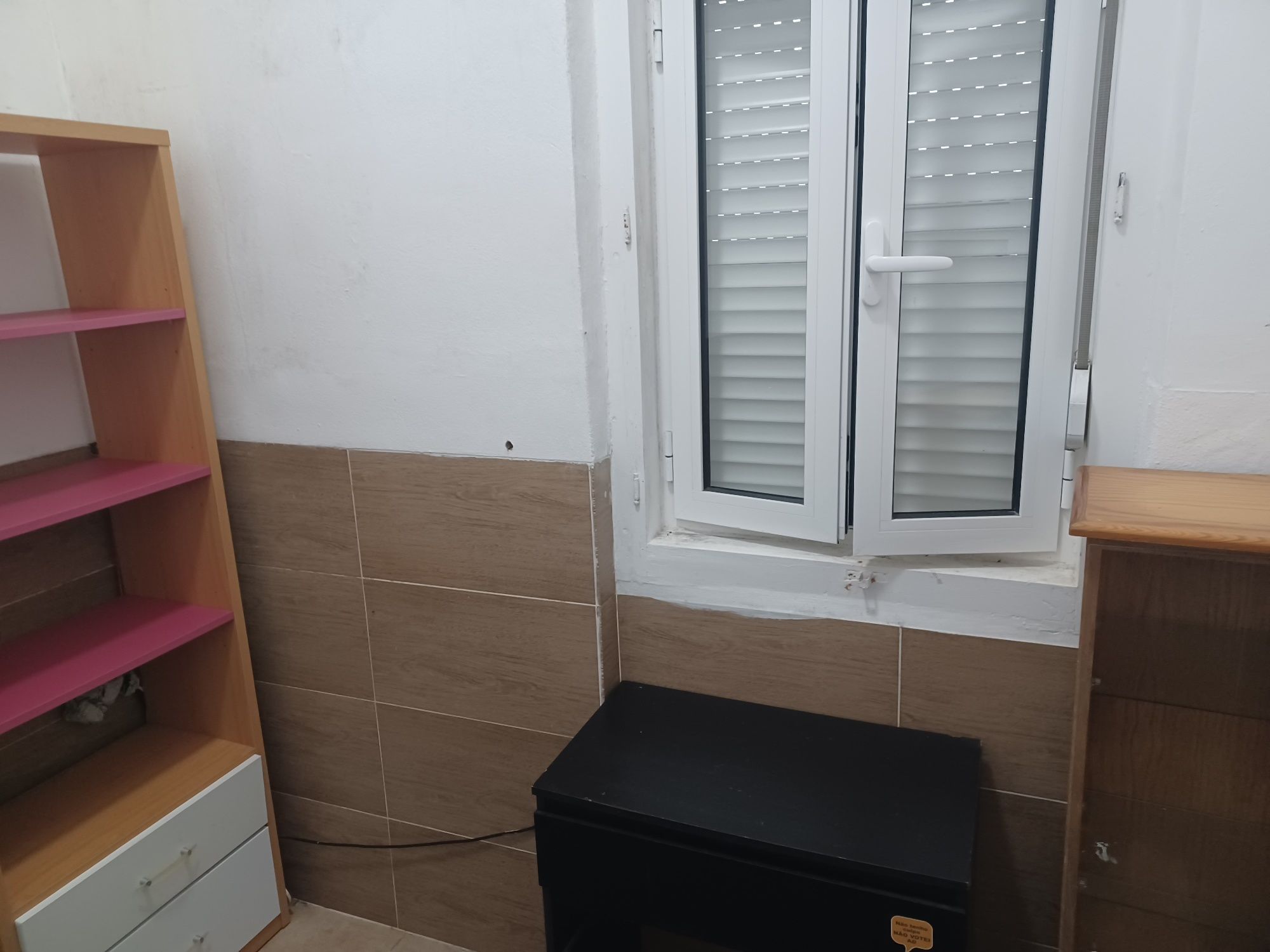 Quarto no centro de Faro* individual para Homem*
