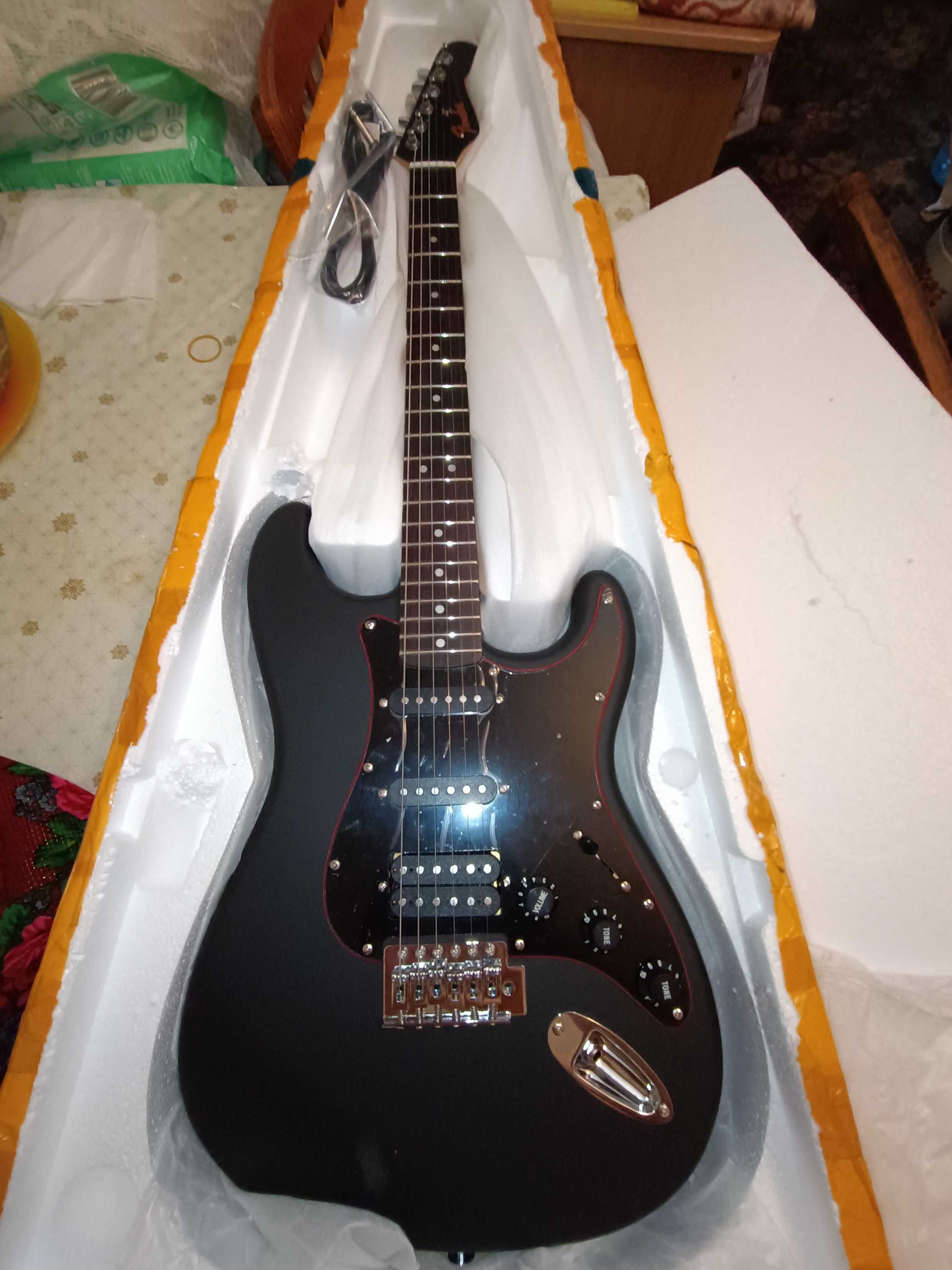 Гитара ST Fender strat.